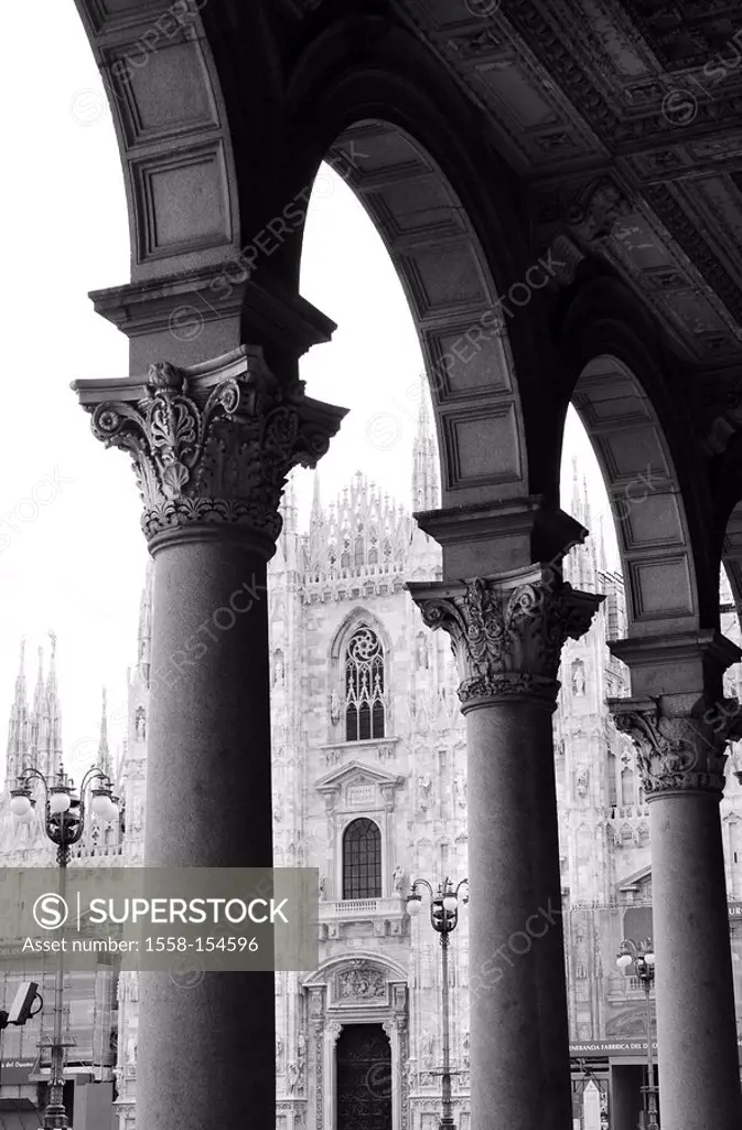 Italy, Milan, Palazzo dei Portici Settentrionale, look cathedral, s/w,