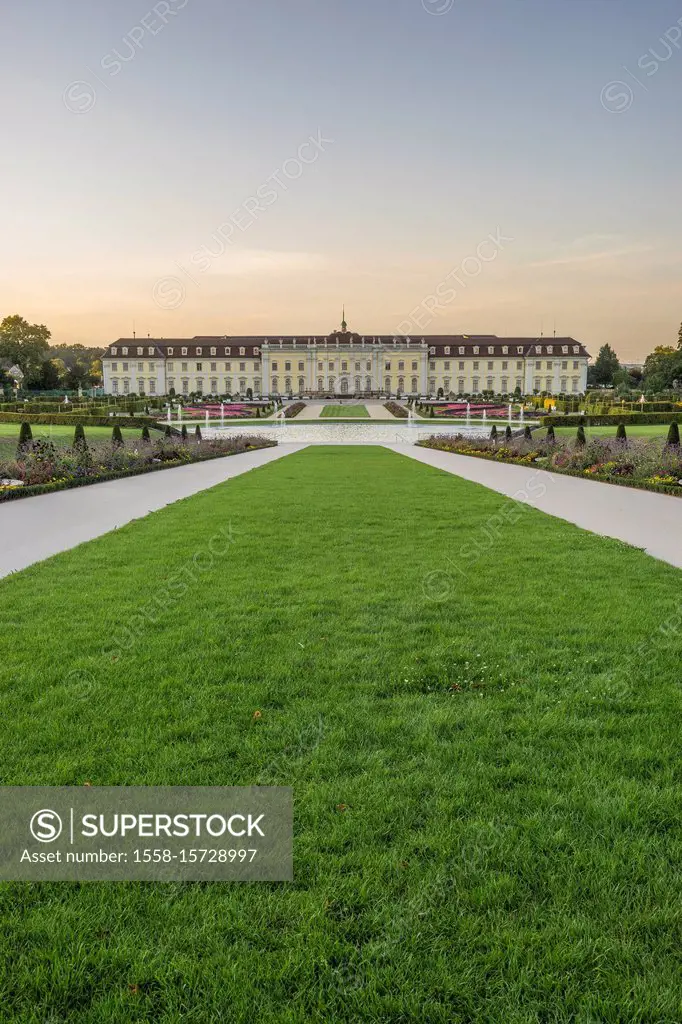 Germany, Baden-Württemberg, Ludwigsburg, Ludwigsburg Palace in the evening