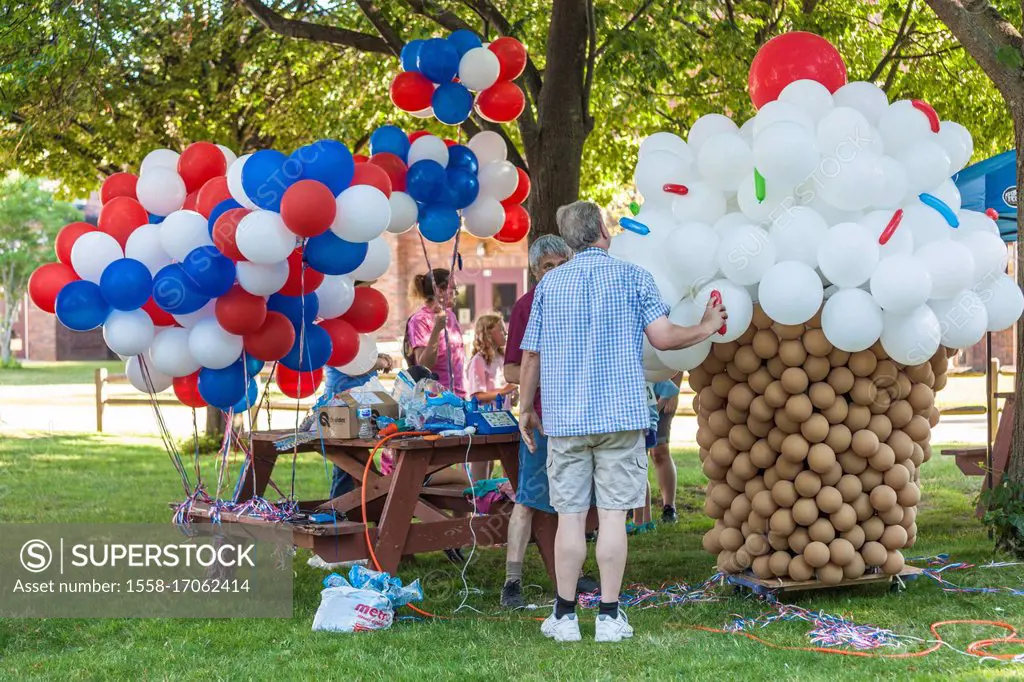 USA, New England, Massachusetts, Cape Ann, Rockport, Rockport Fourth of July Parade, ice cream cone made of balloons, NR