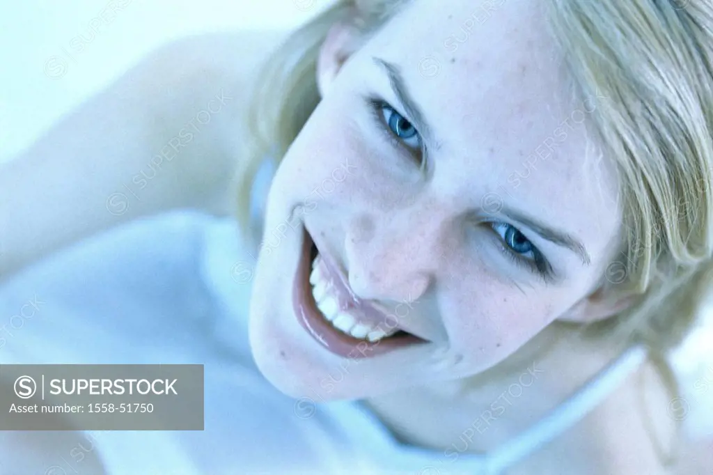 Bed, woman, smiles, sits, portrait,  from above  skin-near, at home, privately, leisure time, well-being, well feeling, equalized, balance, kindly, ex...