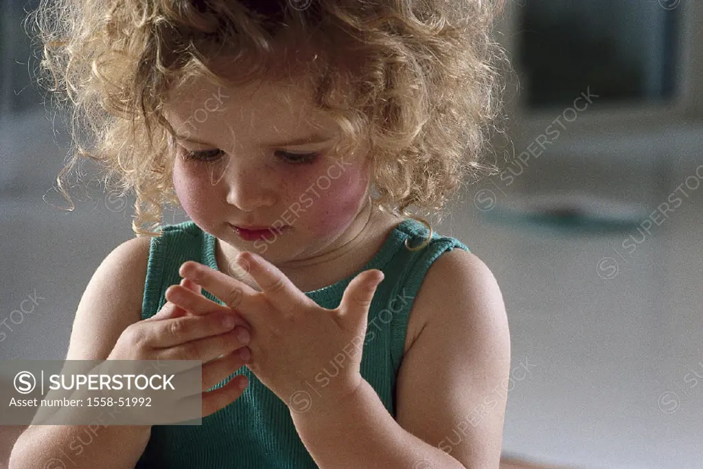 Child, girls, hand, views, portrait, indoors, at home, toddler, blond, curls, palm, fingers, counts, learns, development, perceives, perception