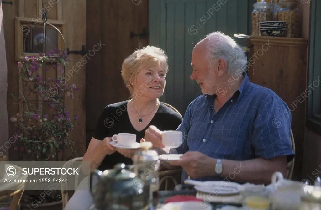 Terrace, senior couple, coffee drinks, cheerfully, couple age pensioners, leisure time, Kaffeetrinken, together, partnership togetherness joy, enjoys,...