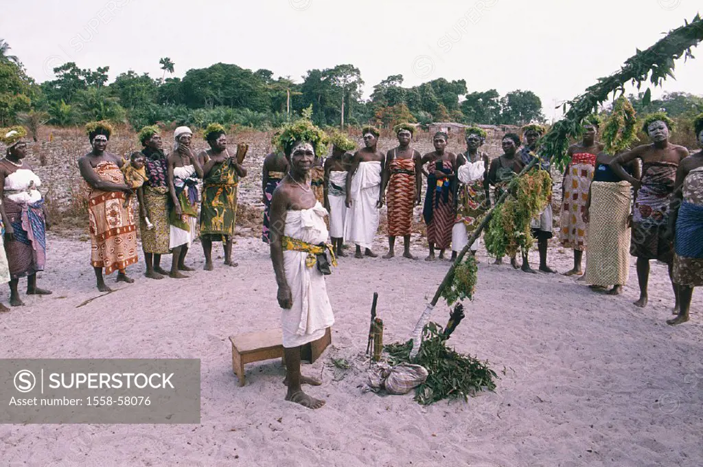 Gabon, Omboue, women