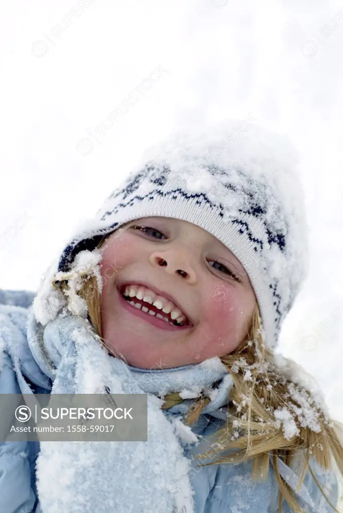 Girls, laughs, Winterkleidung,  Snow, portrait,  Season, winters, in the winter passport, child, childhood, happily, happiness snow fun game, plays, r...