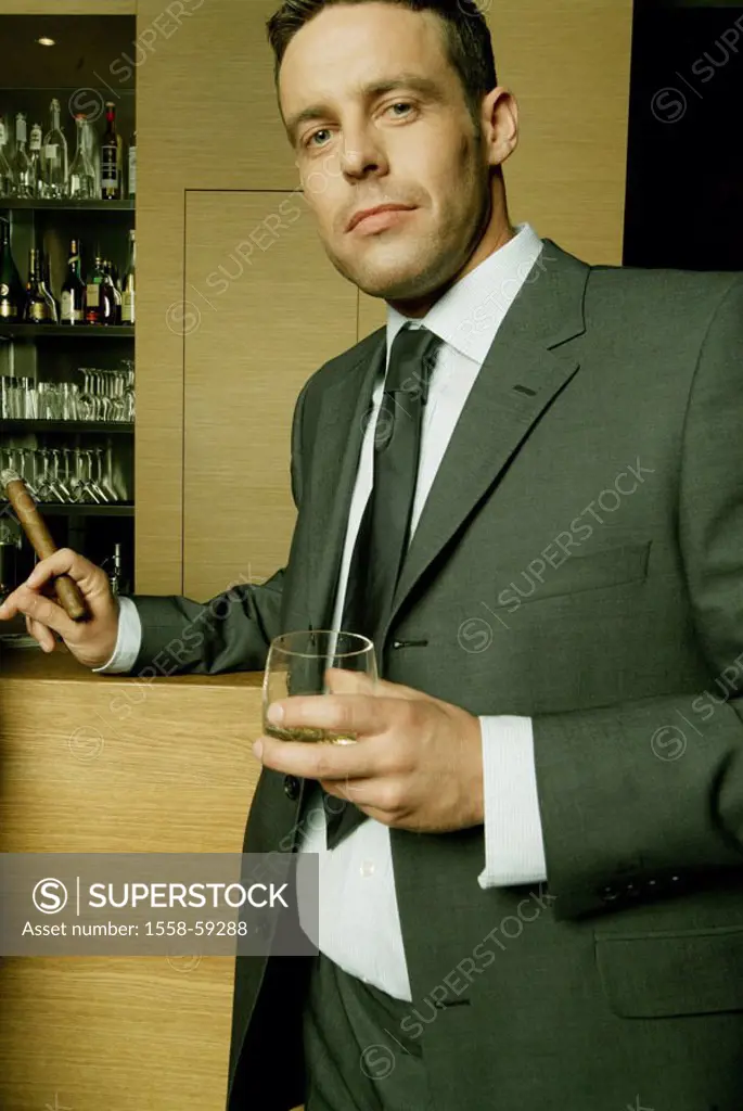 Cash, bar, businessman, whisky glass, Cigar, smiles, half portrait, broached   Business, managers, man, bar, gets along, smokes,  Cigar smokers, smoke...