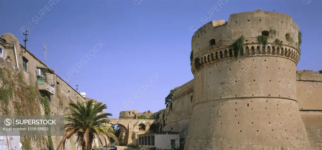 Italy, Kalabrien, Crotone, Castello,  Aragonese  Europe, Southern Europe, South Italy, Provincia di Reggio of di Calabria city, sight, culture, castle...