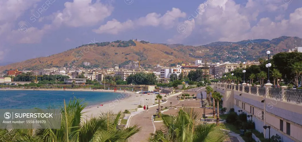 Italy, Kalabrien, Reggio of di Calabria,  view at the city, boardwalk,  Europe, Southern Europe, South Italy, Provincia di Reggio of di Calabria mount...