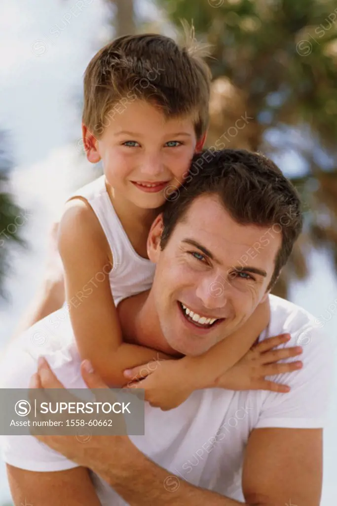 Palm beach, father, son,  Embrace, happily, portrait  Man, young, alone educating, child, boy, tops know, embraces, cheerfully, affection, financial c...