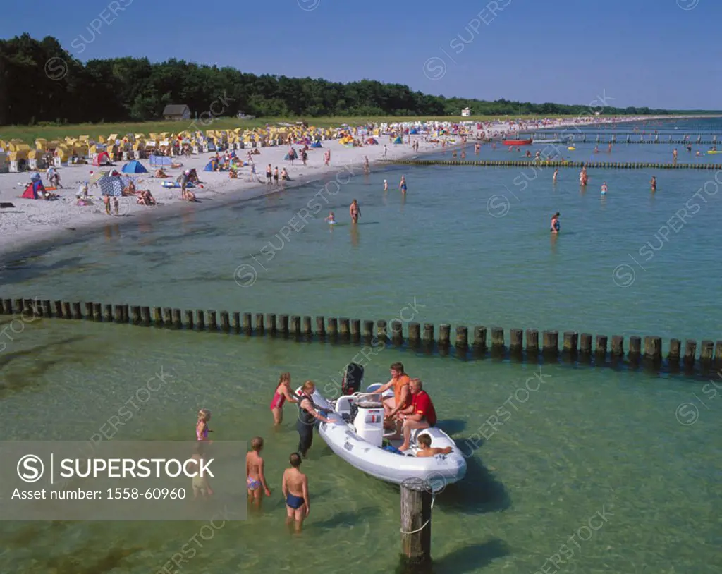 Germany, Mecklenburg-Western Pomerania,  Zingst, beach opinion, swimmers,  Engine rubber dinghy Europe, Central Europe, Nordvorpommern, Fischland-Darß...