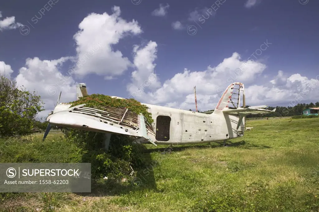 Grenada, East coast, Pearl Airport, Grenadan Military base, Flugzeugwrack,  Caribbean, West Indian islands, little one Antilles, islands over the wind...