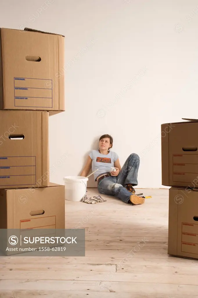 Move, woman, coffee cup, holding, sitting,  Floor, resting  Series, 30-40 years, apartment, move carton, pause, coffee pause, lunch hour, recuperation...