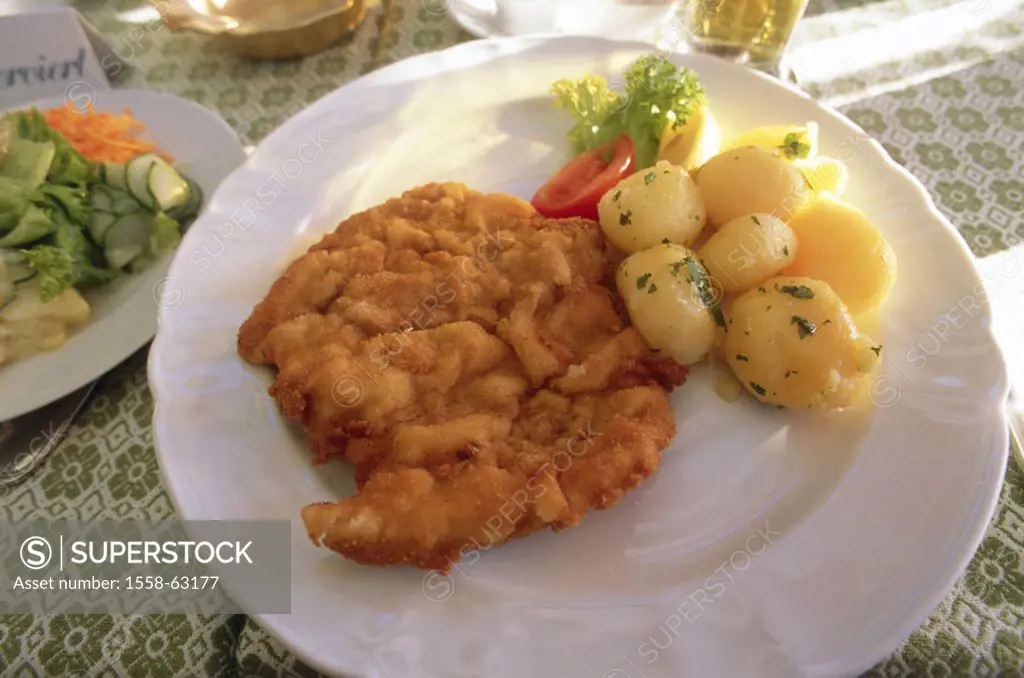 Plates, Viennese scraps, potatoes   Food, food, food, food, plate court, meat court, veal, breaded, Viennese type, pork, pan farewell, national court,...
