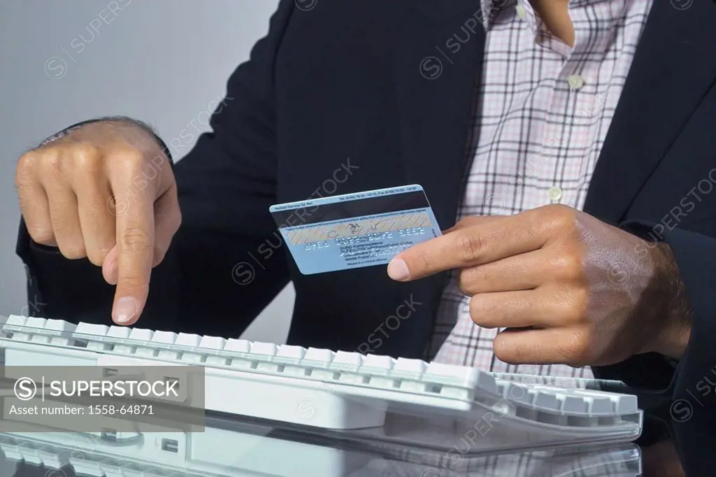 Man, detail, hands, Computertastatur, Data input, credit card, holding  20-30 years, 30-40 years, internet, Internetshopping, Onlineshopping, shops, o...