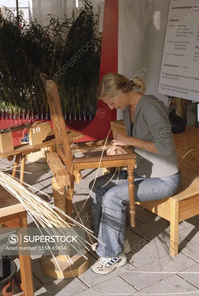 Germany, Bavaria, head franc, Rock, Lichtenfelser basket market, thins, Woman, chair, basketwork, no mr Economy, craft, event, old town party, special...