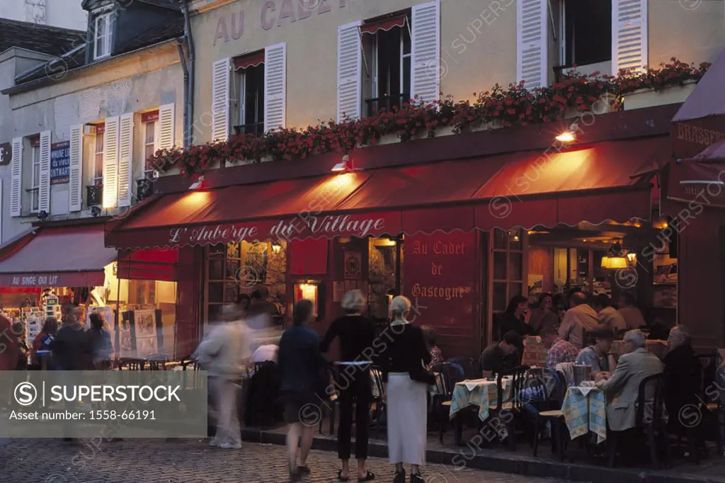 France, Paris, Montmartre, street-locally, guests, evening  Europe, metropolis, capital, district, destination, vacationers, pub, restaurant, street r...