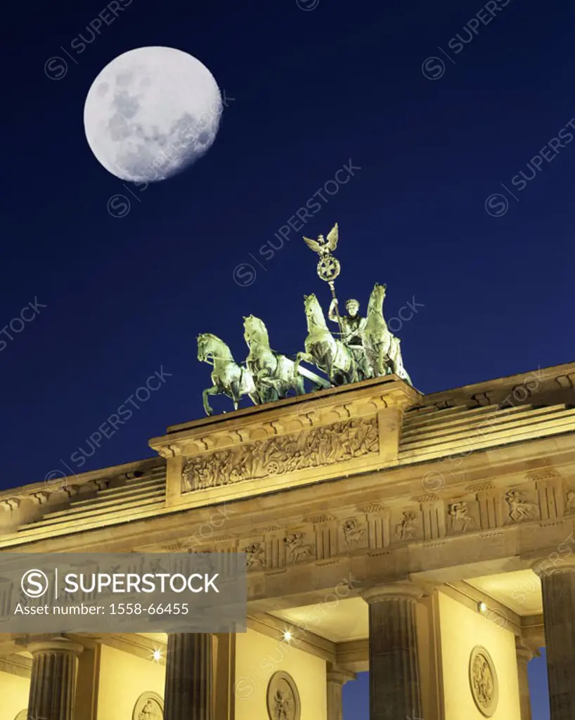 Germany, Berlin, persons of Brandenburg  Gate, detail, Quadriga, evening, moon M Capital, Berlin middle, gate, construction, sight, Torgebäude, land...