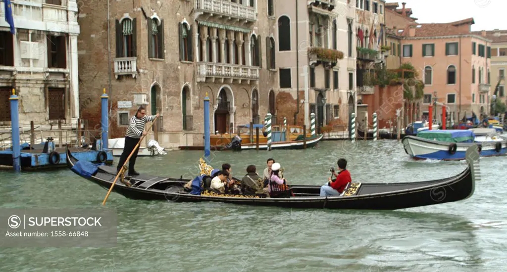 Italy, Venice, Canal Grande, Gondolier, tourists, sightseeing Europe, Venetien, lagoon city, canal, waterway, boat, man, Italians, Venetians, occupati...