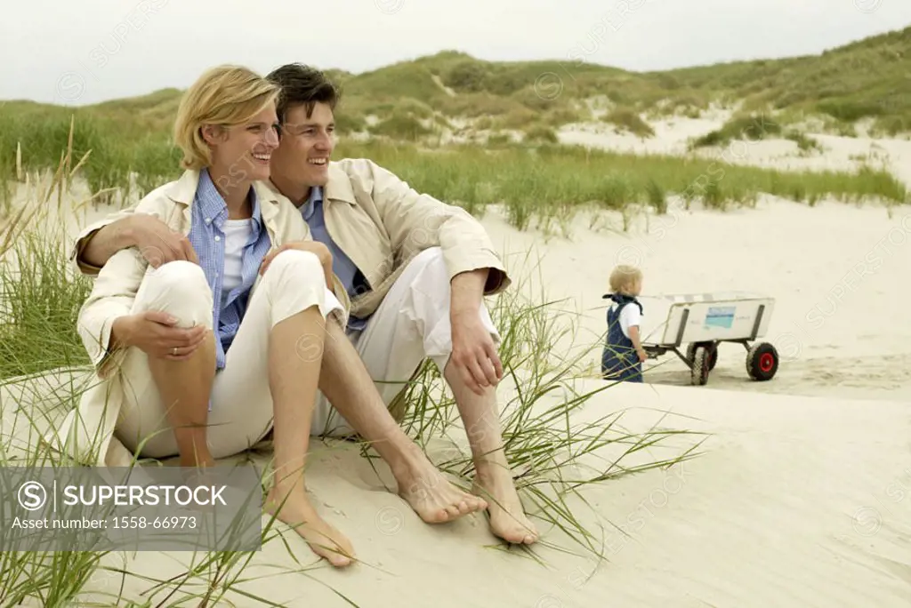 Sandy beach, parents, toddler,  Leader cars, relaxation,  Beach, dunes, family, couple, 20-30 years, 30-40 years, nakedfoot, Partnerlook, child, girls...