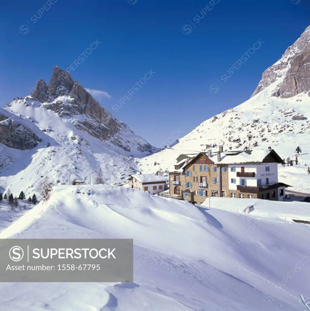 Italy, Dolomites, Passo of di Falzarego,  Inn  Europe, North Italy, mountains, mountains, highland, mountain landscape, summits, season, winters, snow...