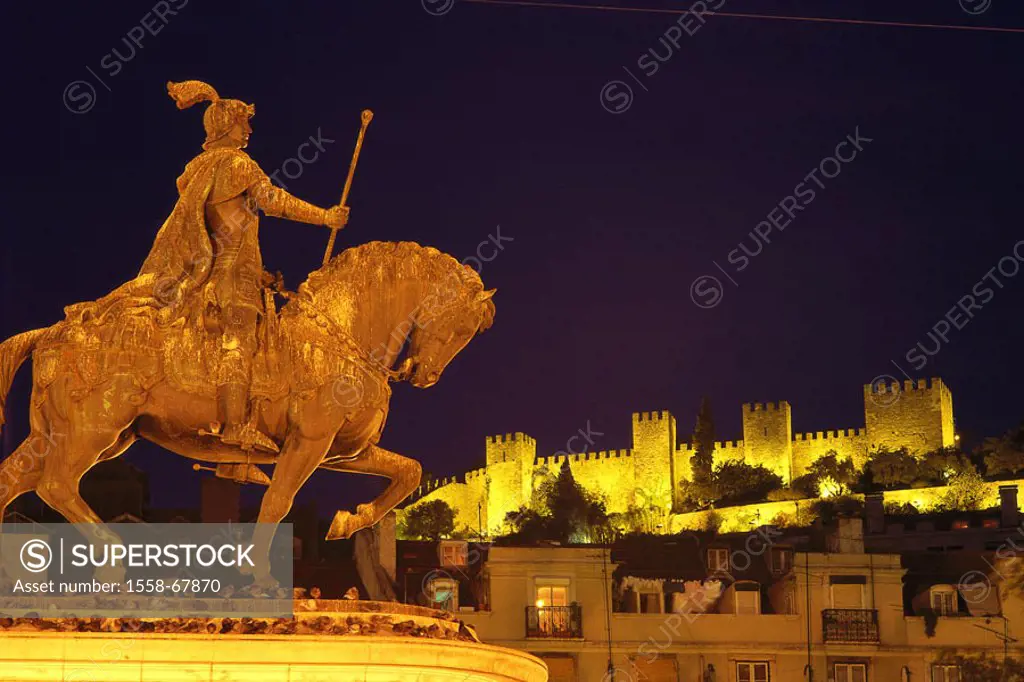 Portugal, Lisbon, Praca there Figueira,  Rider statue King Joao I., Background, Castelo Sao Jorge, illumination, night Capital, place, place, monument...
