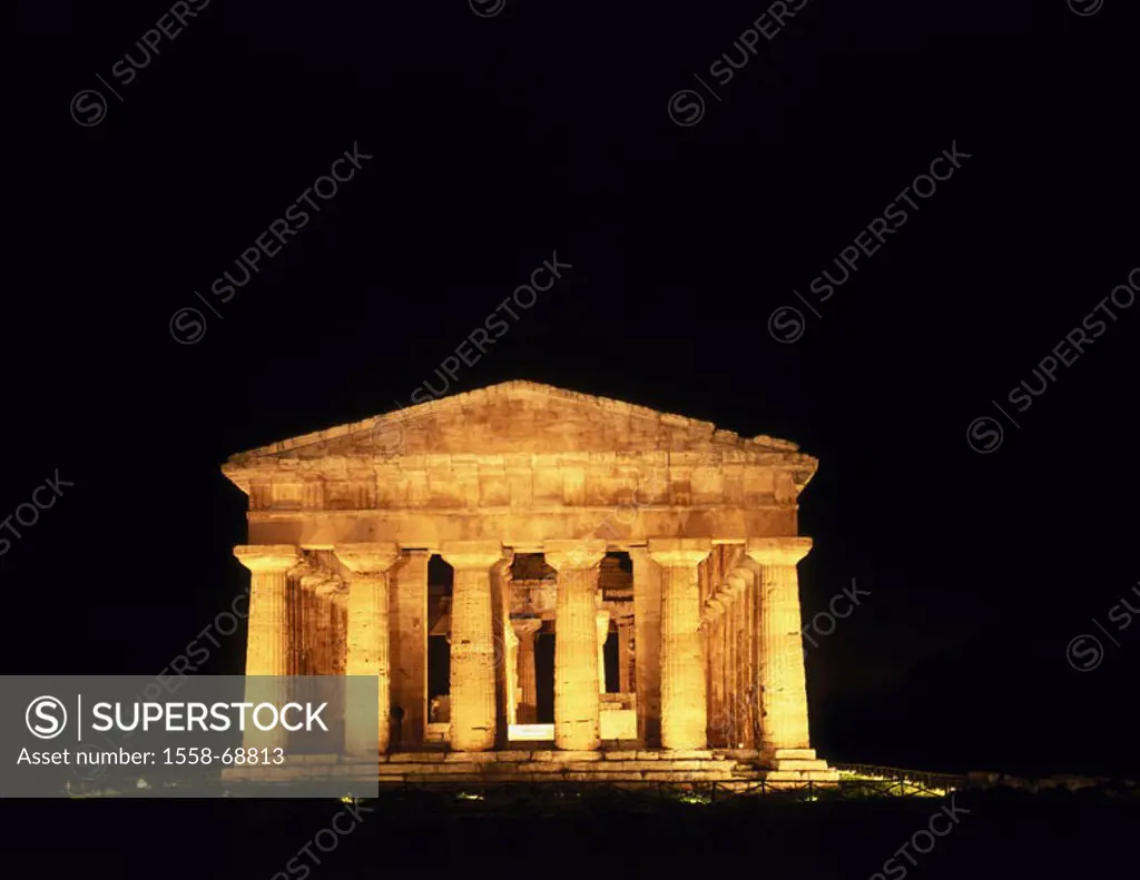 Italy, Kampanien, Paestum,  Ruin place, Neptune temples,  UNESCO-World Heritage Site, evening, Golf of Salerno, destination, sight, culture, buildings...