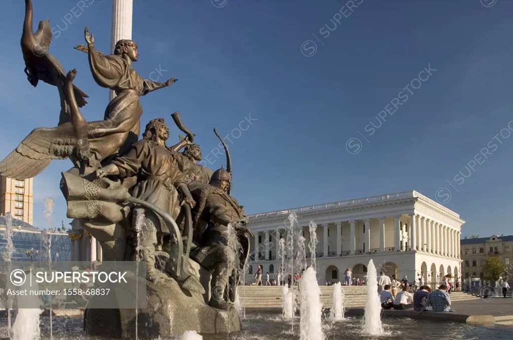 Ukraine, Kiev, independence place,  Fountains, monument of the city originators,  Europe, Eastern Europe, capital, sight, downtown, venue, place of th...