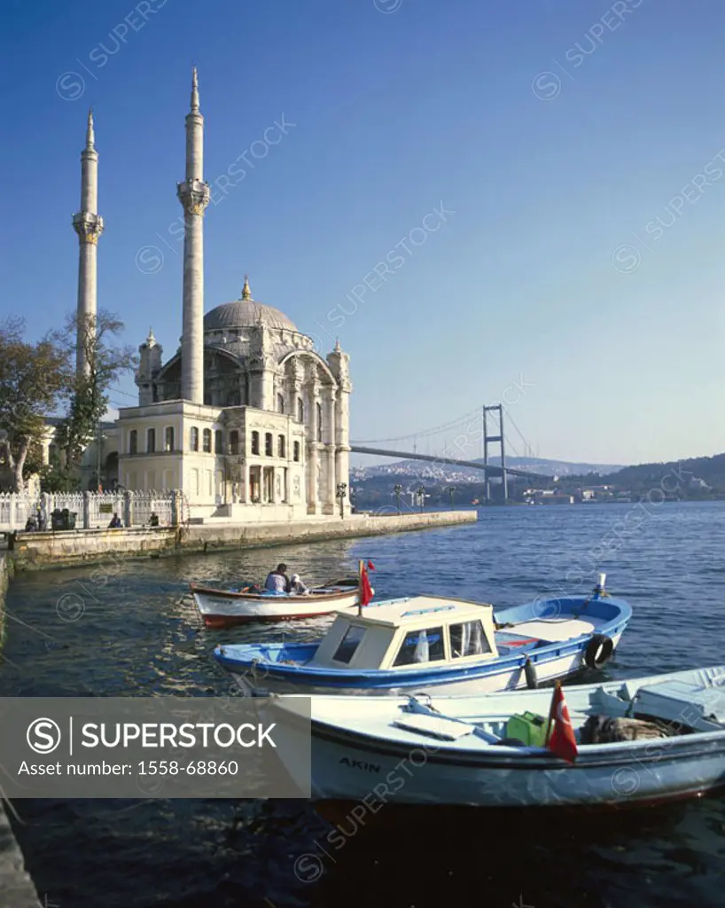 Turkey, Istanbul, Ortaköy mosque,  Bosporus, boats, bridge  Construction, culture, mosque, Ortaköy Camii, Büyük Mecidiye Camii, Architect Nikogos Baly...