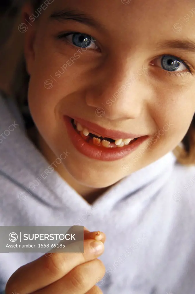 Girls, smiling, teeth show,  Tooth changes  7 years, child, childhood, milk teeth, teeth, cutting teeth, gap, is canceled, been canceled, milk tooth, ...