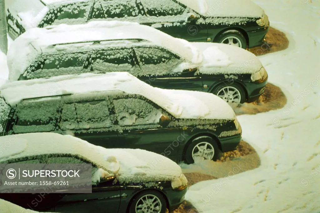 Cars, Neuwagen, side by side,  parks, snow-covered, evening  Pkw´s, vehicles, Kombis, sale, auto dealers, Händlerstellfläche, season, winters, wintry,...