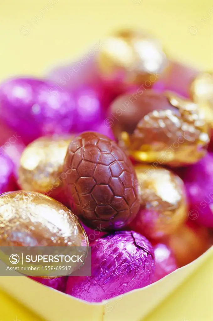 Easter, Easter nest, chocolate eggs, Detail  Easter, Eastertime, candies, sweet, chocolate, Easter eggs, chocolate Easter eggs, packed,  squealed, pac...
