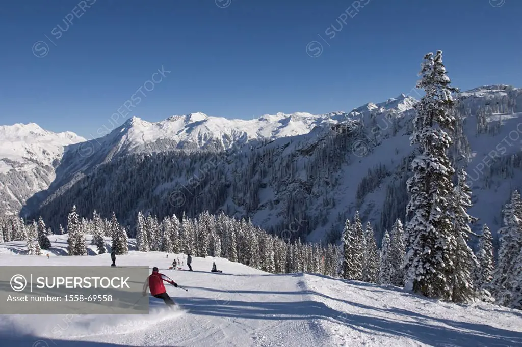 Austria, Vorarlberg, St.Gallenkirch, Skigebiet Silvretta novas, track, Skiers, winters, highland, mountains, Montafon, Skipiste, departure, ski depart...
