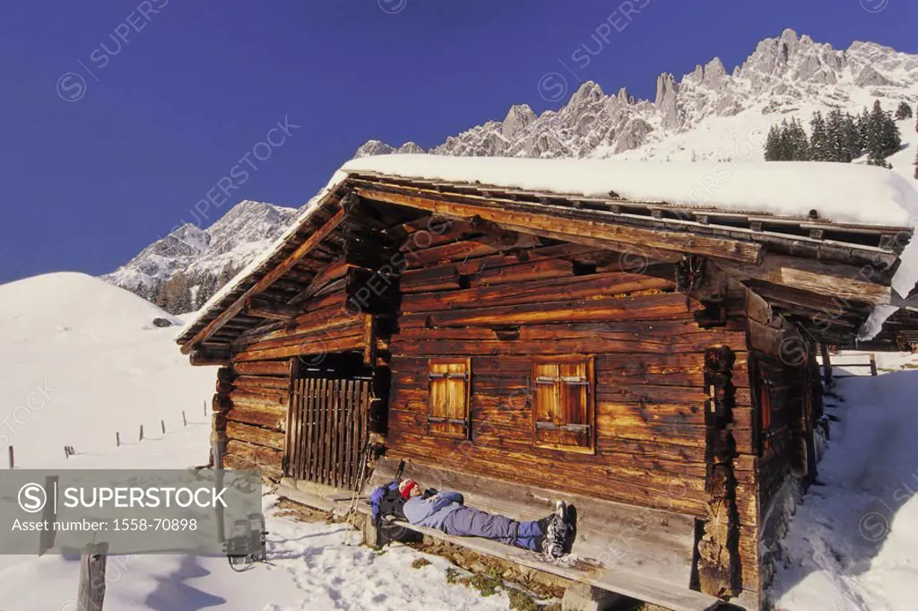 Austria, Salzburg, Hochkönig, Götschenhütte, closed,  Snowshoe walkers, rest, winters highland, mountains, wood cottage, cottage, Alm, athletes, man, ...