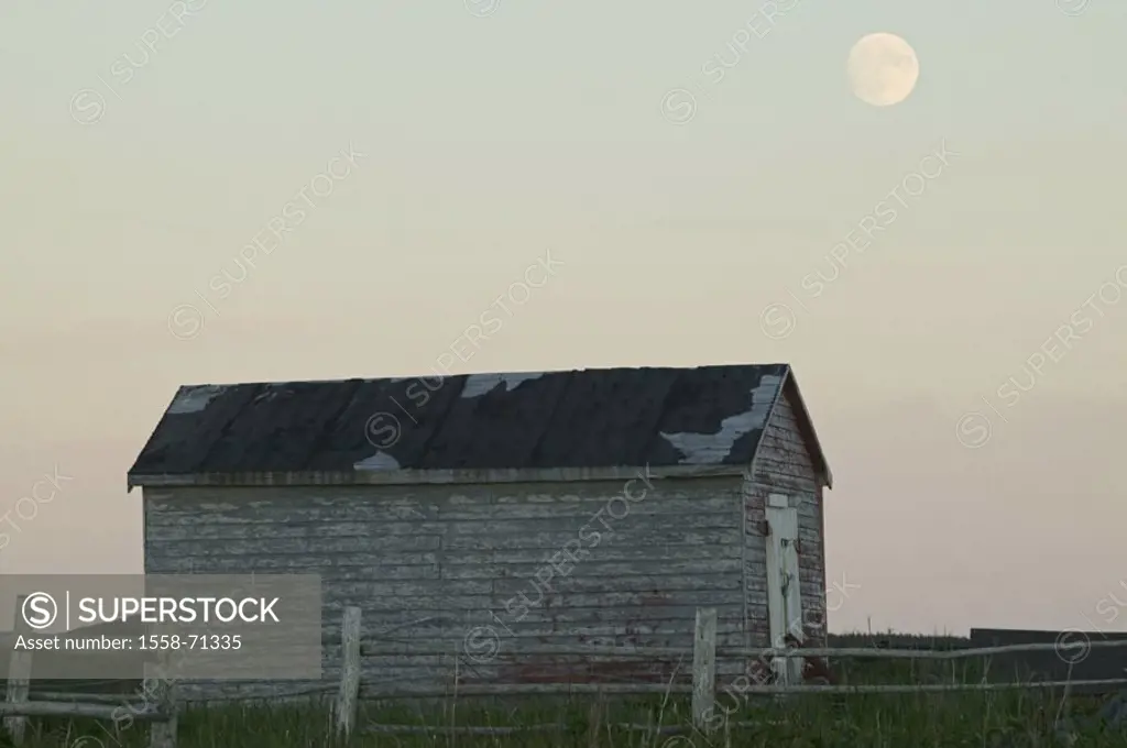 Canada, island Newfoundland, L´Anse aux  Meadows, framehouse, twilight,  Moon North America, Viking Trail, bay, coast, Atlantic coast, residence, typi...