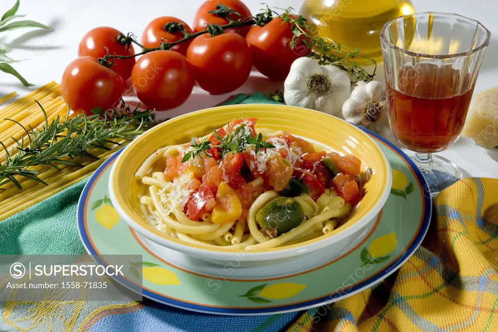 Plates, macaroni, paprika sauce, ingredients,   Food, food, food, food, meal, noodle court, vegetarian, pasta, noodles, sauce, shrub tomatoes, garlic ...