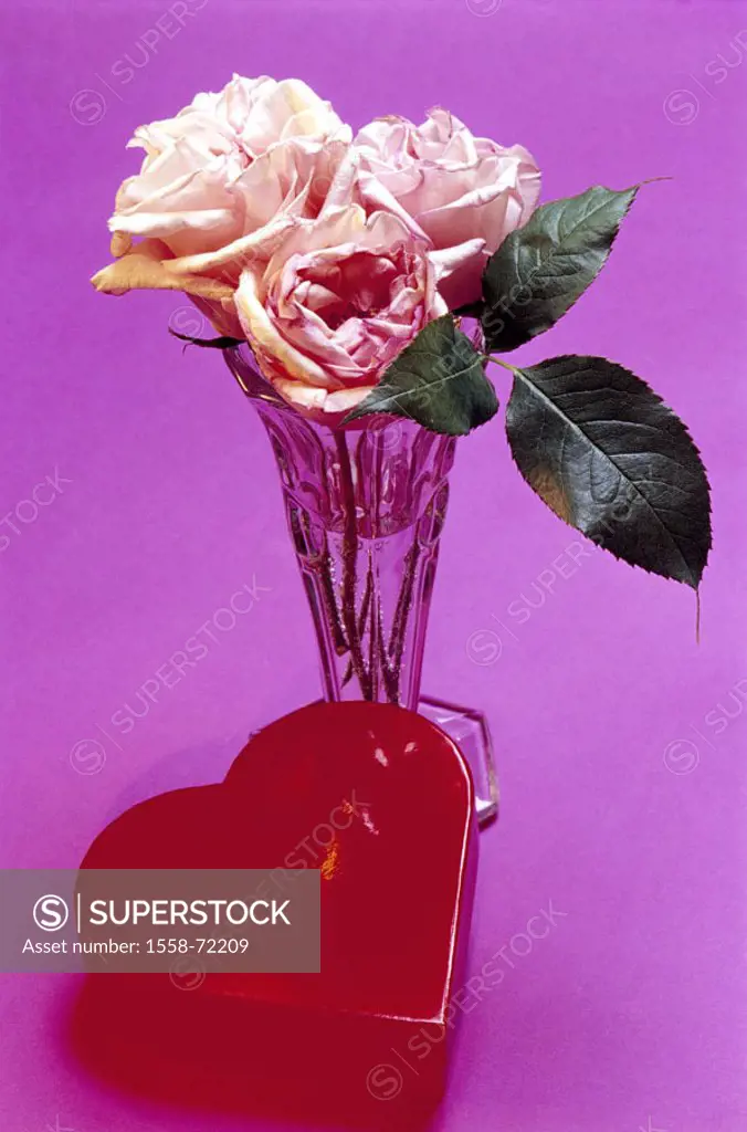 Table, chocolate carton, heart-shaped, Vase, roses,  Mother day, birthday, Valentine´s day, surprise, gift, flower, rose bouquet, carton, heart, red, ...