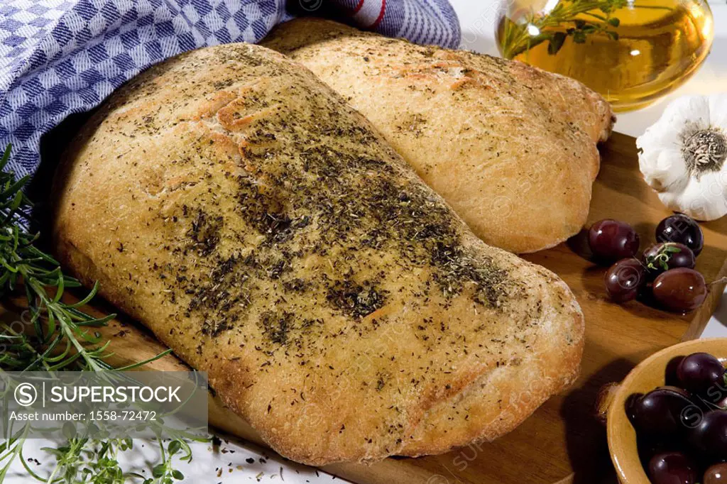 Antipasti, Italian´s bread ´Tuscany,´  with olive oil  Appetizer Italian, specialty, food, mediterran, vegetarian, bread, bread kind, black olives, fo...