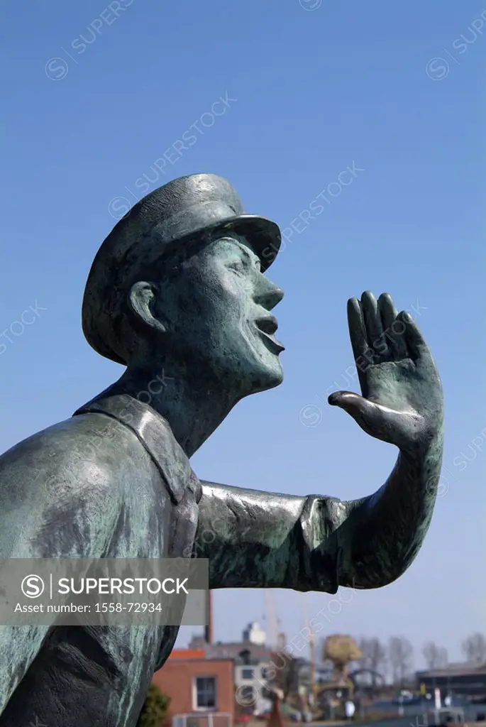 Germany, Schleswig-Holstein,  Lauenburg, statue ´Rufer´, profile,  Series, Europe, Northern Germany, Elbufer, bronze statue, man, symbol, calls landma...