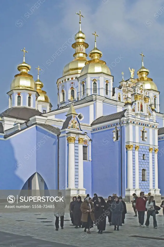 Ukraine, Kiev, Michailskoye Monastir, Michael church, passer-bys,  Eastern Europe, capital, construction, architecture, cloister, Michaels-Kloster, cl...