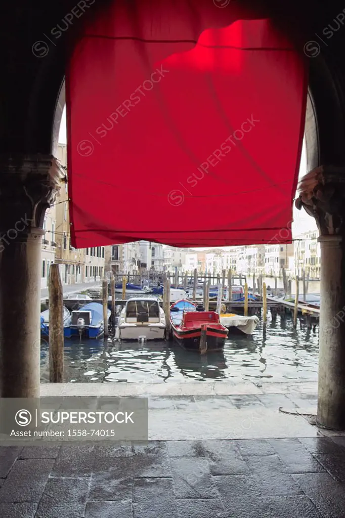 Italy, Venetien, Venice, Canal Grande,, Landing place, boats,  Lagoon city, colonnade, Rialtomarkt, fish hall, awning red, gaze, waterway, highway, ha...