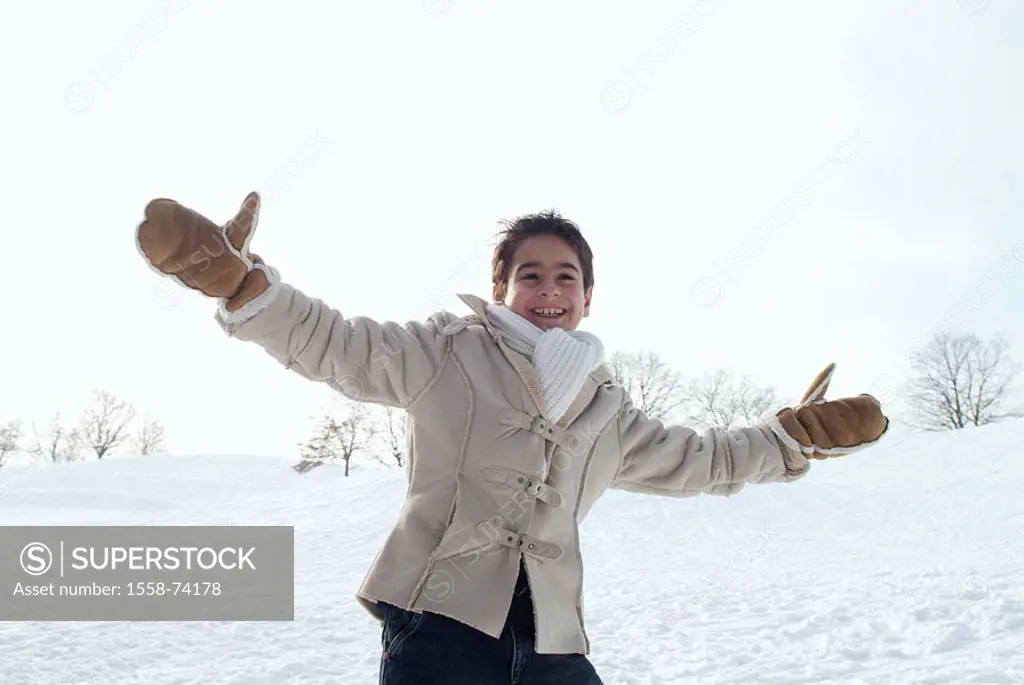 boy, cheerfully, gesture, snow,  Half portrait, winters,  Leisure time, season, child, 8-10 years, winter clothing, poor extend, boisterously, playing...