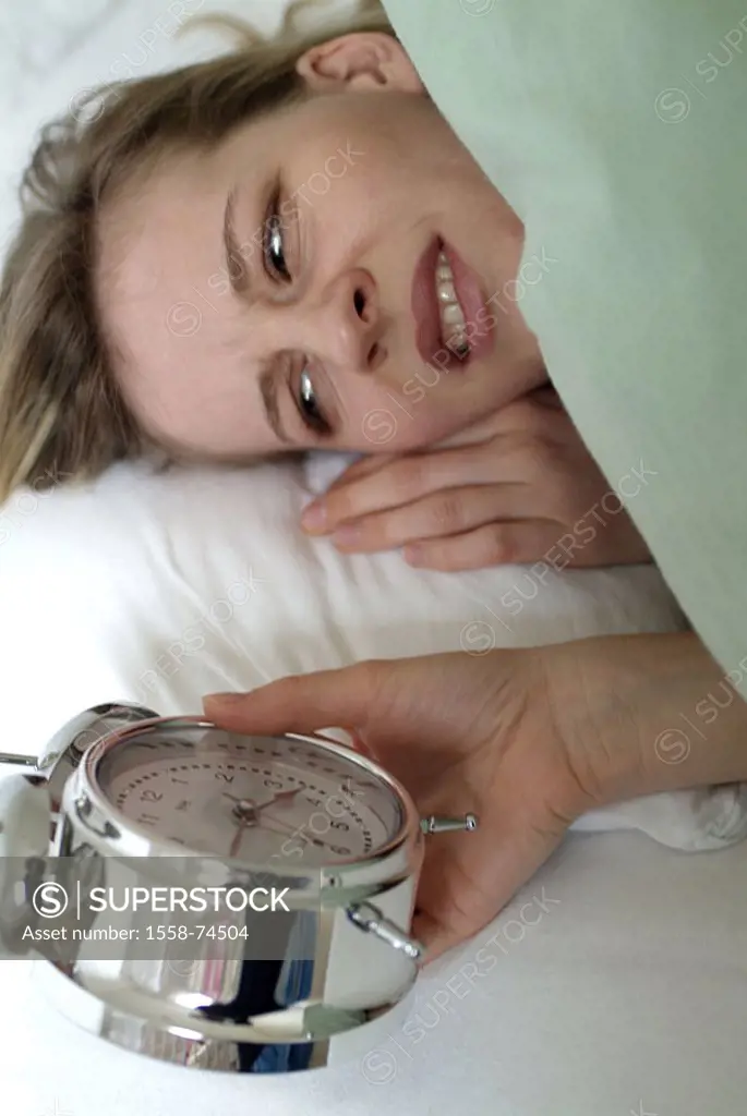 Bed, woman, young, been annoying, portrait, Look alarm clock  Tomorrow, bedrooms, 20-30 years, unausgeschlafen, wake up overslept, rings, rings, rings...