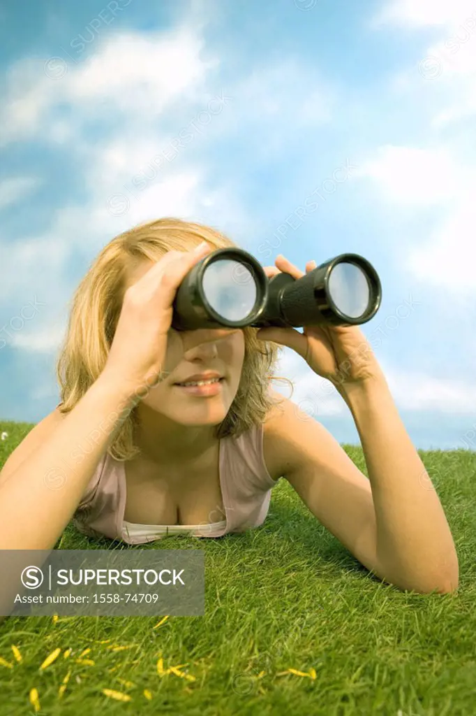 lie woman, young, summer, meadow,  Binoculars, observation,  Series, 20-30 years, outside, leisure time, vacation, weekend, recuperation, Auszeit, sil...