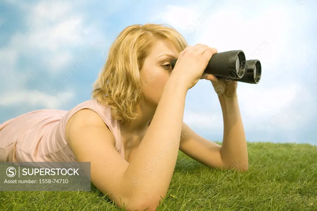 lie woman, young, summer, meadow,  Binoculars, observation,  Series, 20-30 years, outside, leisure time, vacation, weekend, recuperation, Auszeit, sil...