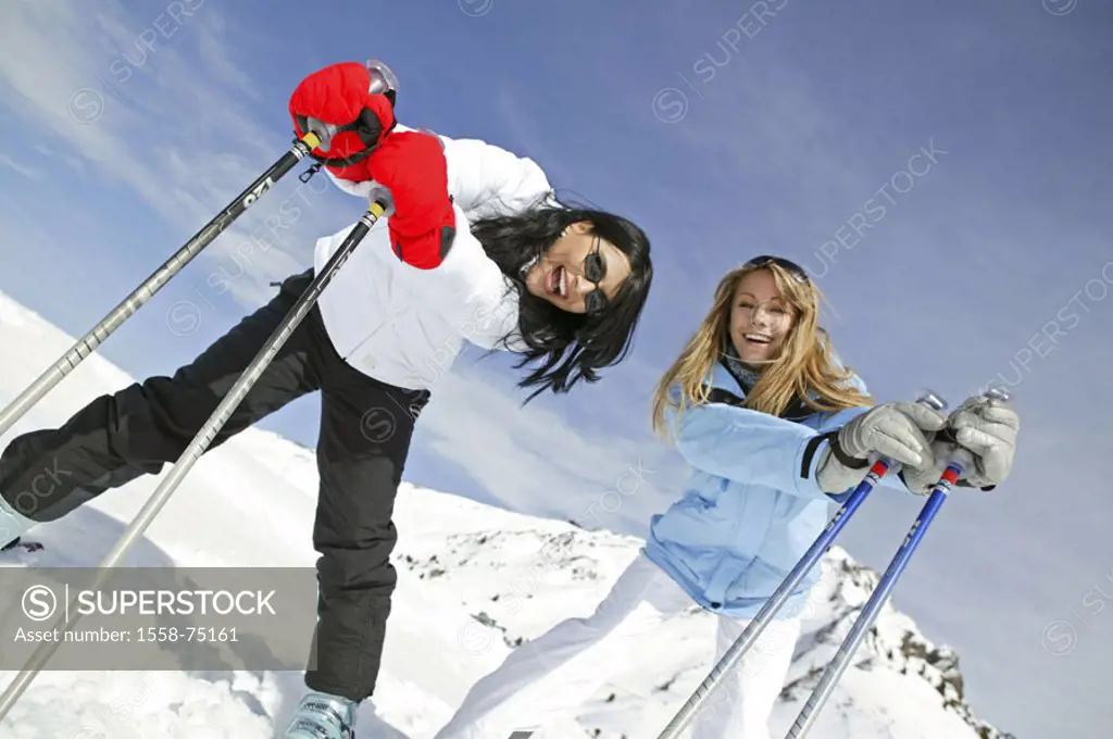highland, skiernen,  laughing, joking, winters  Winter landscape, leisure time, sport, winter sport, alpine sport, skiing, friends, 20-30 years, leans...
