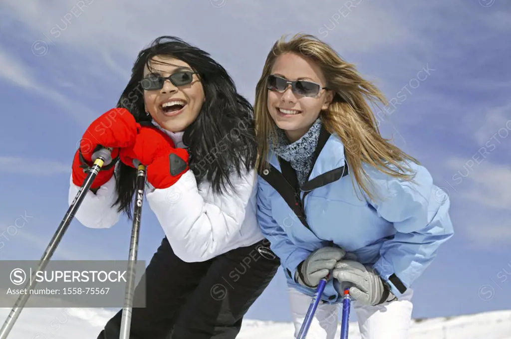 skiernen, laughing, joking, Half portrait, winters,  Leisure time, sport, winter sport, alpine sport, skiing, friends, two, 20-30 years, leans ski pol...