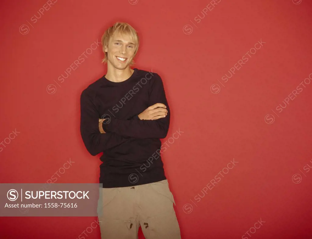 Man, young, blond, poor, smiling  cross, Halbporträt  Series, men´s portrait, 20-30 years, hairdo, fashionably, Shirt, Longsleeve, nonchalant, casual,...