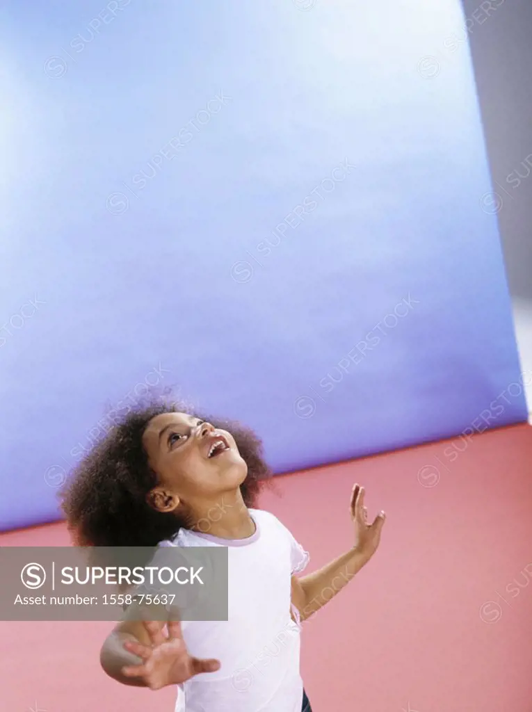 Girls, swarthily, high-looks,  Gesture, portrait, on the side  Series, child, toddler, 4-6 years, Afro-american, dark-haired, frill, hair frill, Afrok...