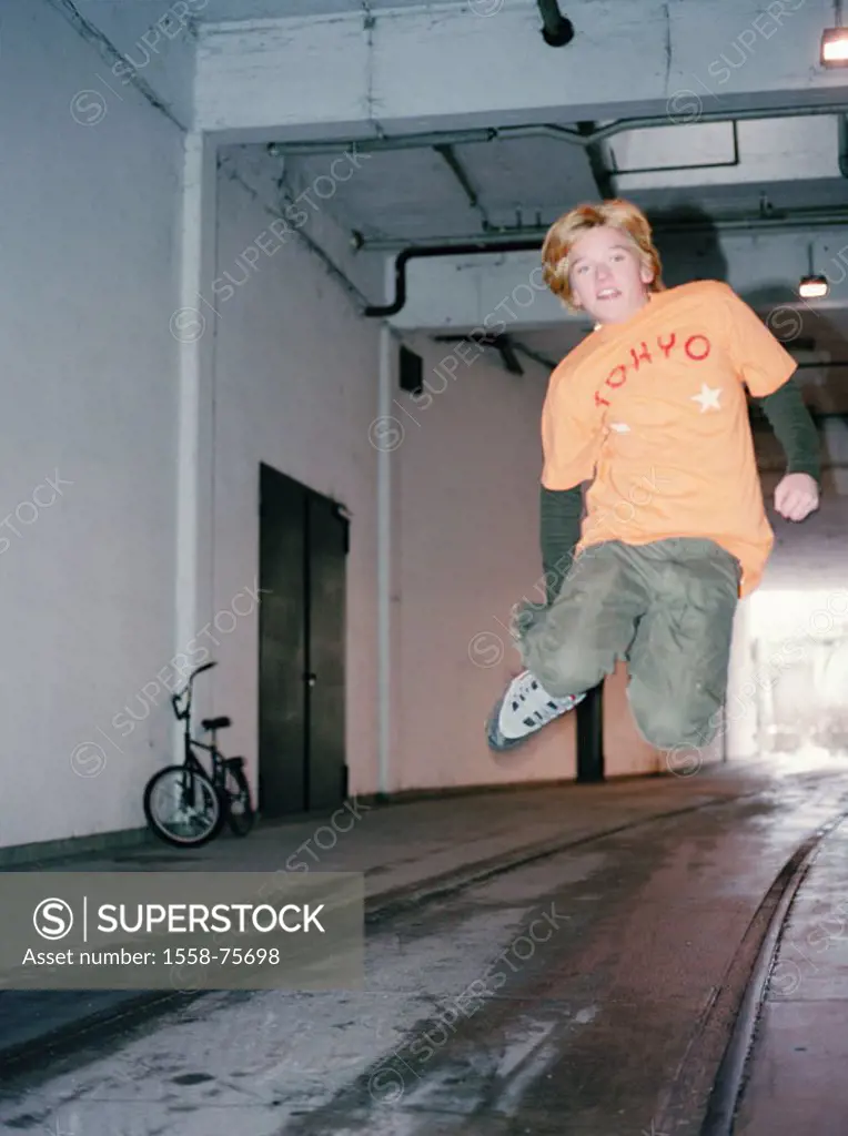 Underpass, teenager, jumps   boy, youth, teenagers, 13-15 years, T-shirt, Longsleeve, clothing, cool, nonchalant, casual, jump, air jump, Jump, moveme...