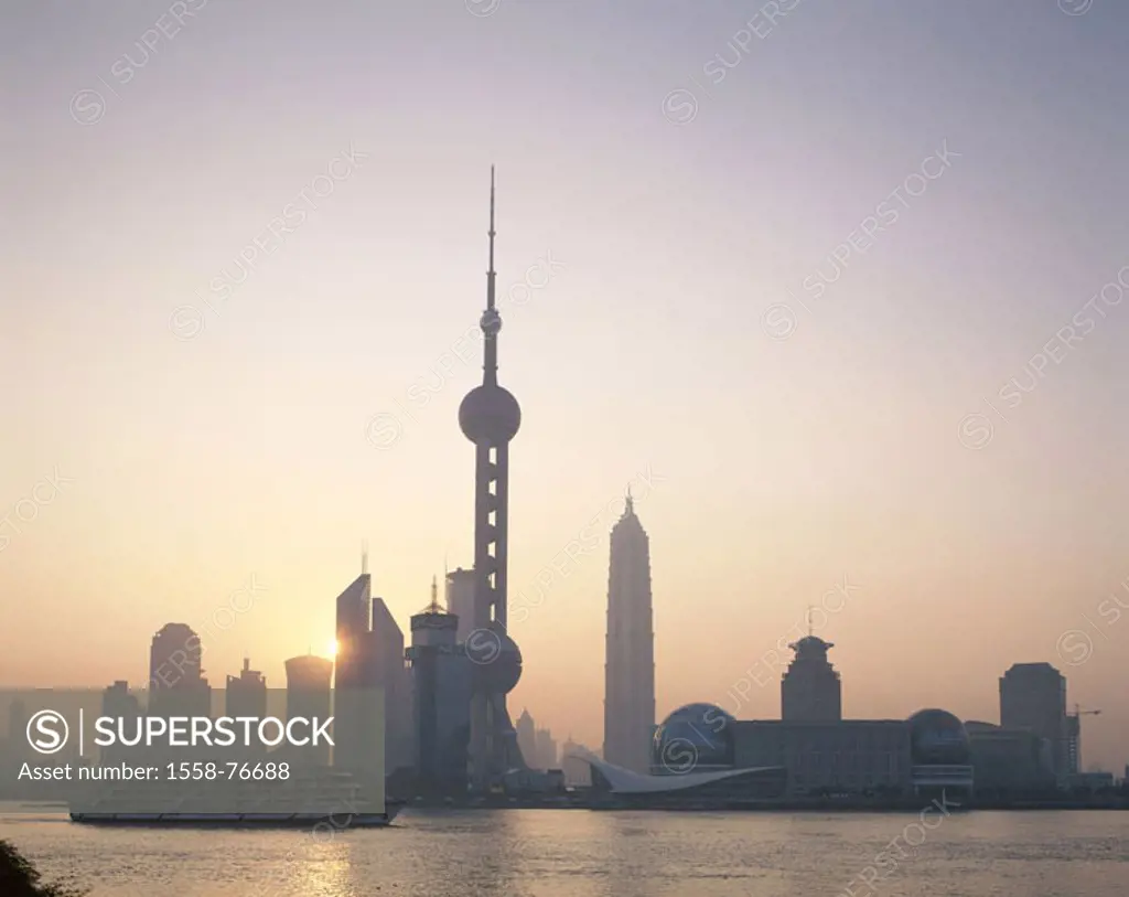 China, Shanghai, ´association´, skyline, Oriental Pearl tower, Huangpu River, pleasure boat, sunrise, Asia, Eastern Asia, city, view at the city, trad...