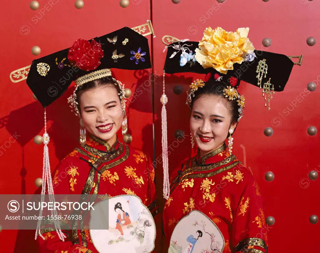 China, Peking, women, Nationaltracht, cheerfully, Halbporträt  Asia, Eastern Asia, natives, Chinese, young, traditional costume, folklore clothing, cl...